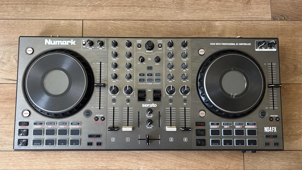 Vand consola Dj Numark NS4FX