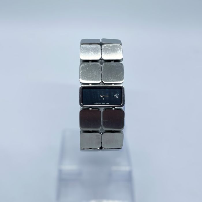 Calvin Klein Endless Swiss Made дамски часовник - гривна