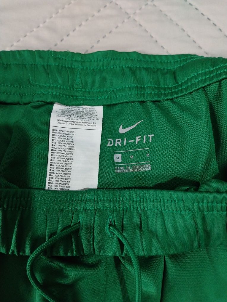 Найк Dri-fit футболни къси панталони