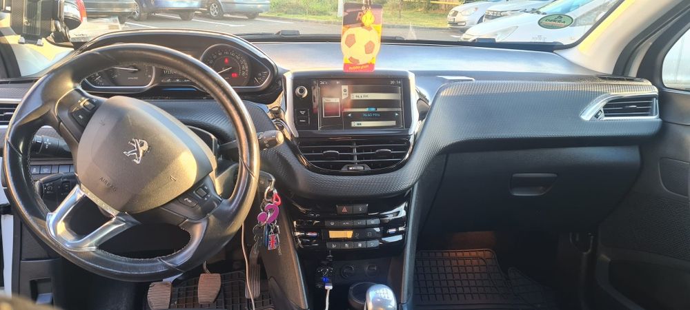 Vând Peugeot 2008