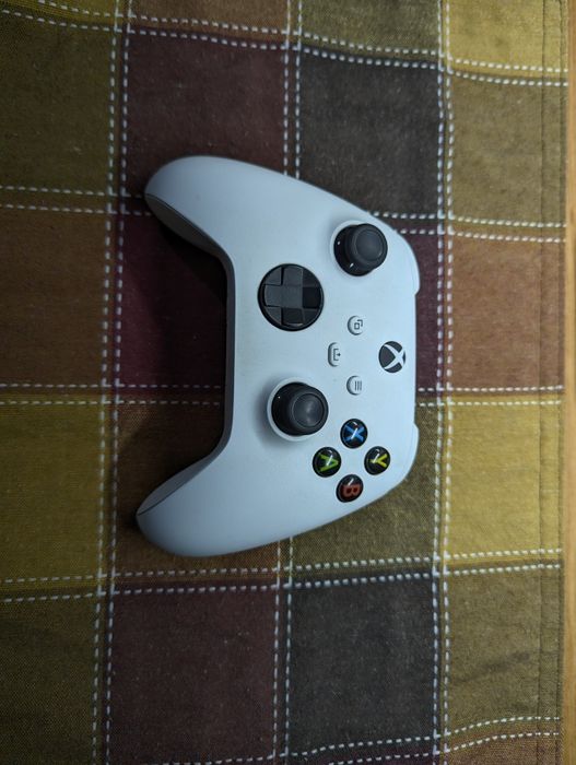Срочно продам геймпад/джойстик Xbox series s/x