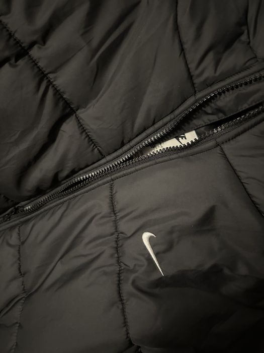 Vand geaca nike originala de dama