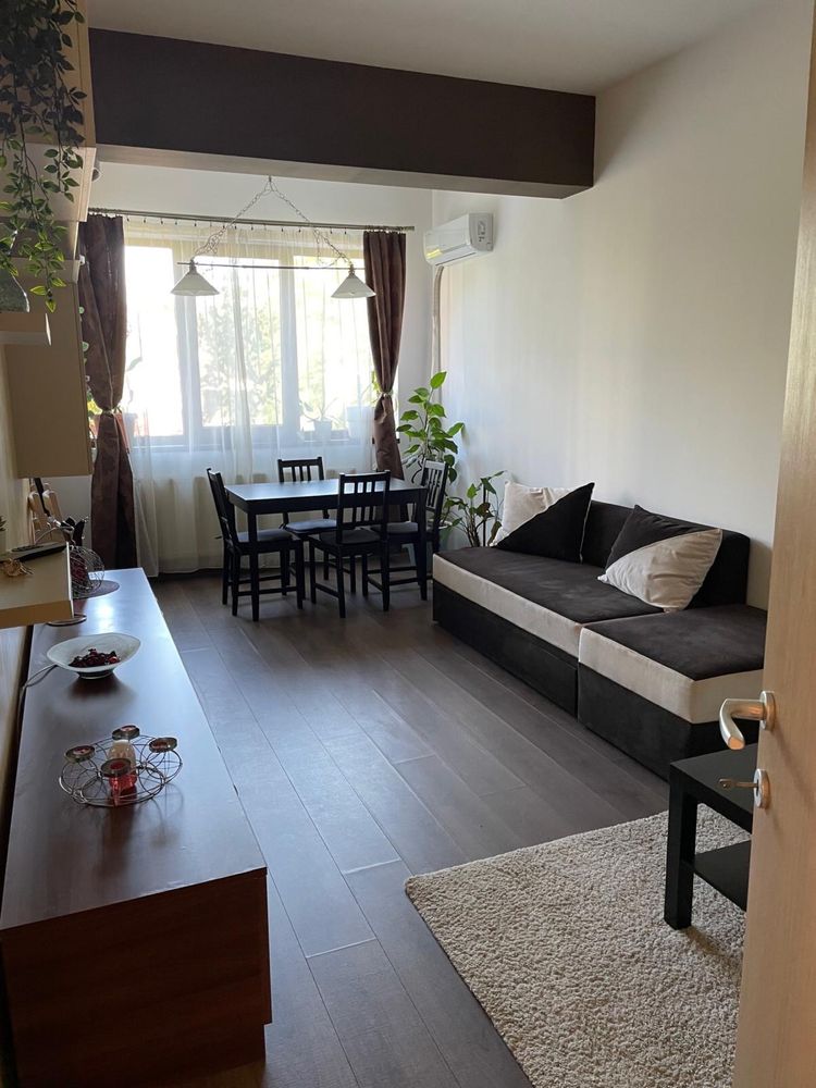 De inchiriat apartament