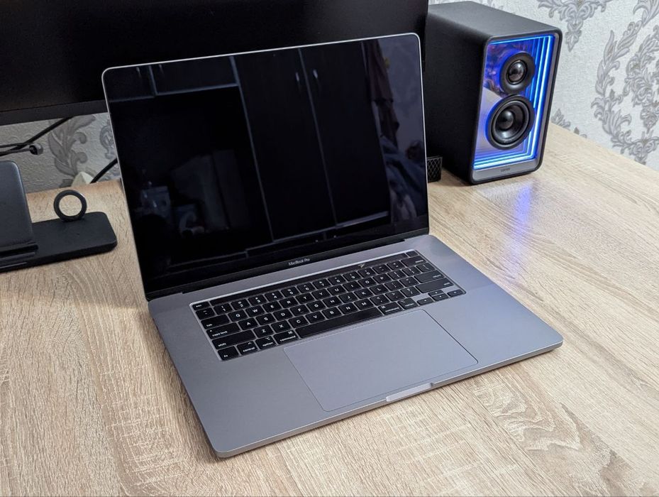 Apple Macbook Pro 15' Touchbar i9 9th 32GB/1TB