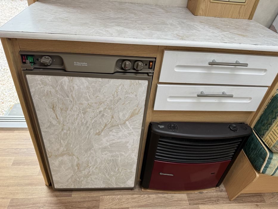 Каравана Eldis 4.80м.  2002г. Нов внос от Англия!