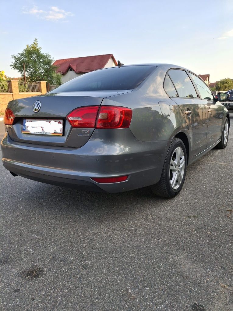 Autoturism VW Jetta 1.6 Tdi.