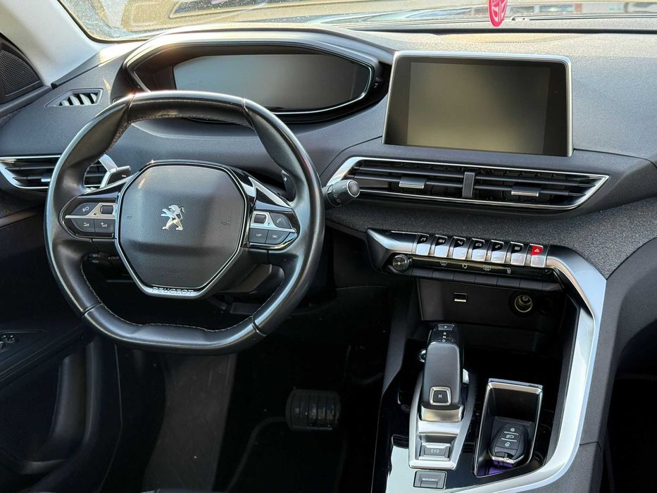 Inchirieri BUCURESTI  Peugeot 3008 SUV automat
