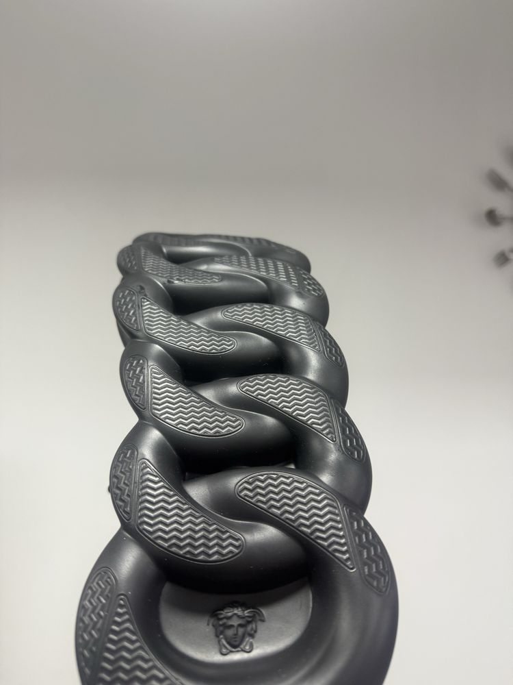 Versace Chain Reaction Black