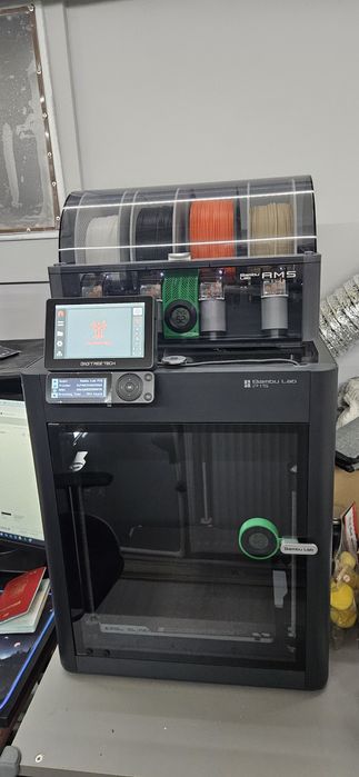 Vand imprimanta 3D Bambu Lab P1S cu AMS si Panda Touch
