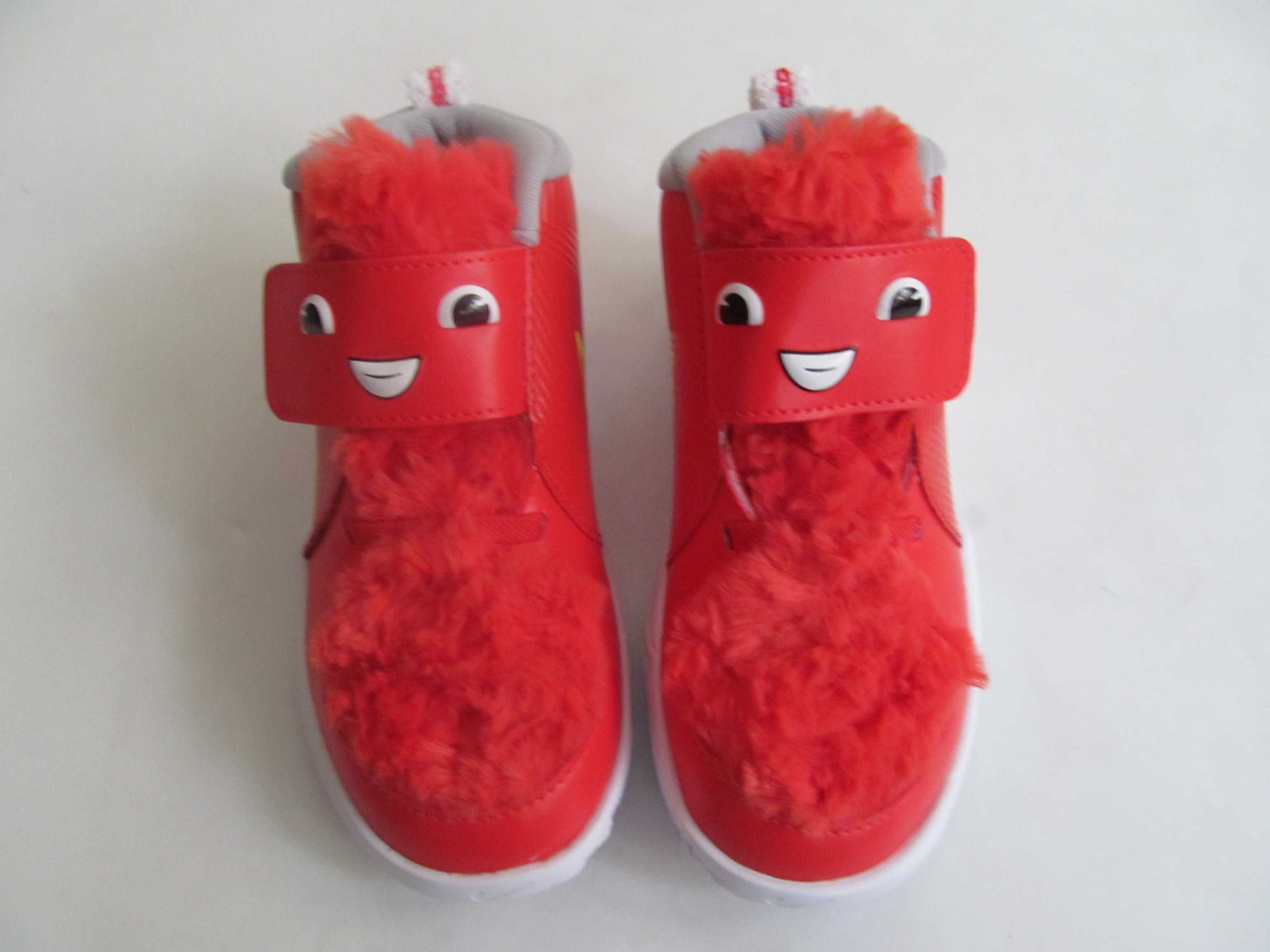 Nike Team Hustle детски обувки с кутия играчка от Сащ