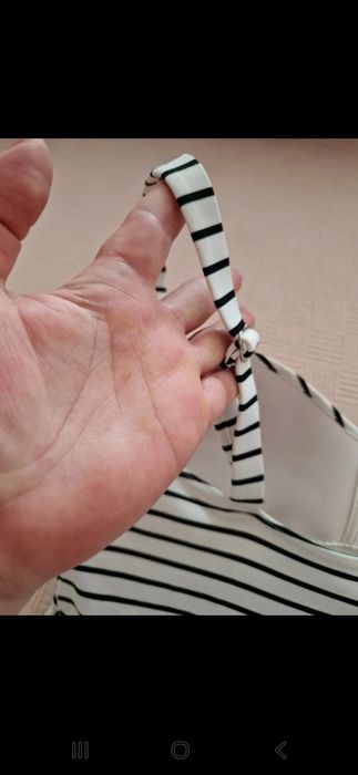Costum de baie întreg 
Lungime 66 cm.