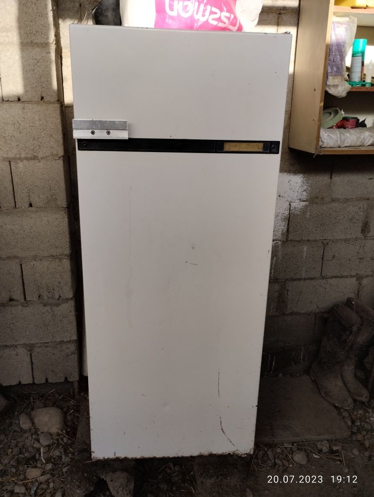 Продам холодильник матор работает нет фотона званите