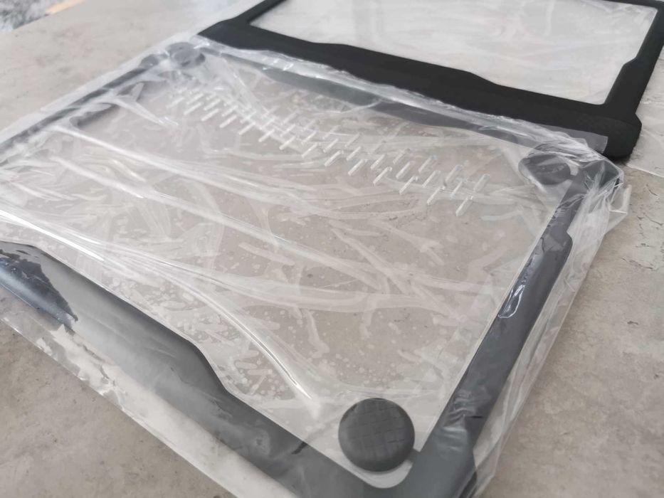 Husa protectie laptop Apple Macbook Air 13 13.6 A2681 carcasa