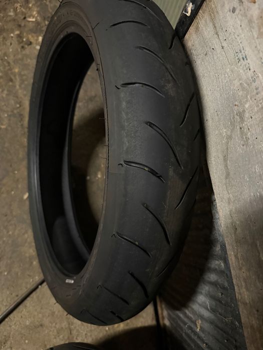 Гуми за пистов мотор