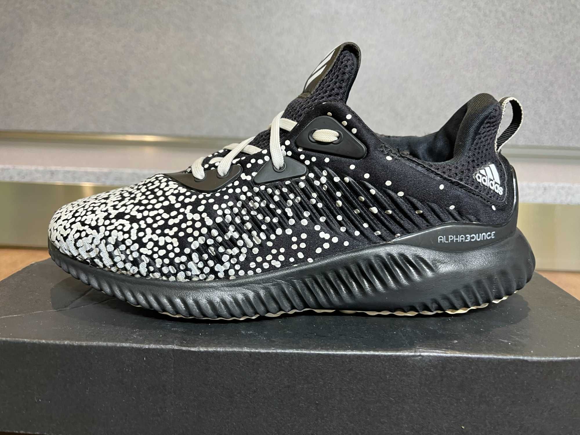 ОРИГИНАЛНИ *** Adidas Alphabounce J 'Black White'