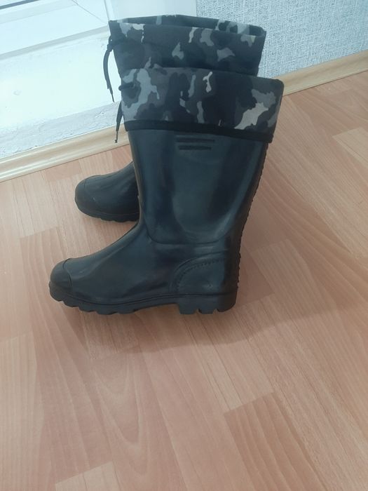 Резиновые сапоги 42 разм. Россия. Б/у немного.