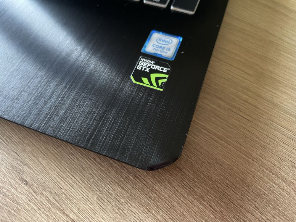 Геймърски лаптоп HP Pavillion Power 15-CB0XX