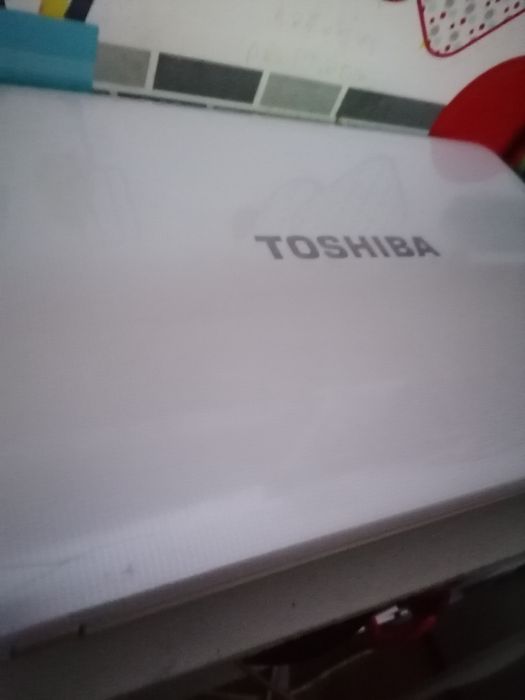 Vand 2 bucati (TOSHIBA SATELLITE C855-1V8),