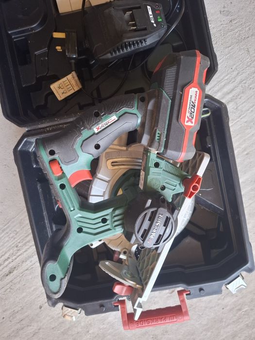 Circular cu acumulator