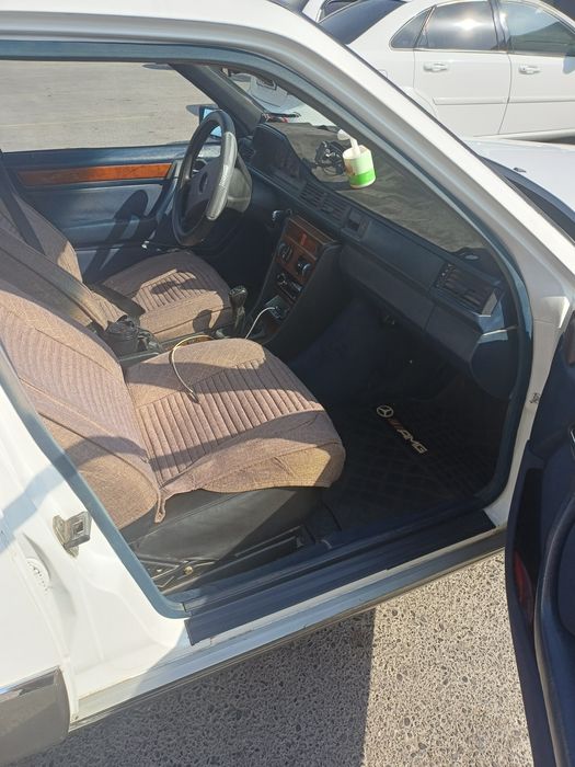 Продаю машину мерседес