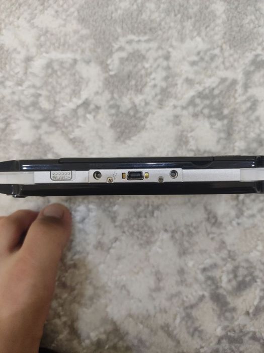 Продается PSP 3008 прошитая  отличное состояние