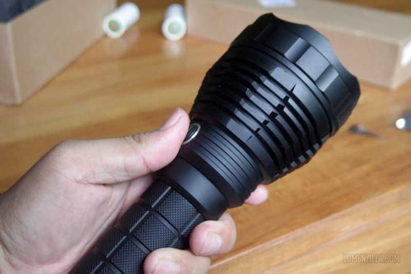 Convoy L6 cu led de 8000 lumeni