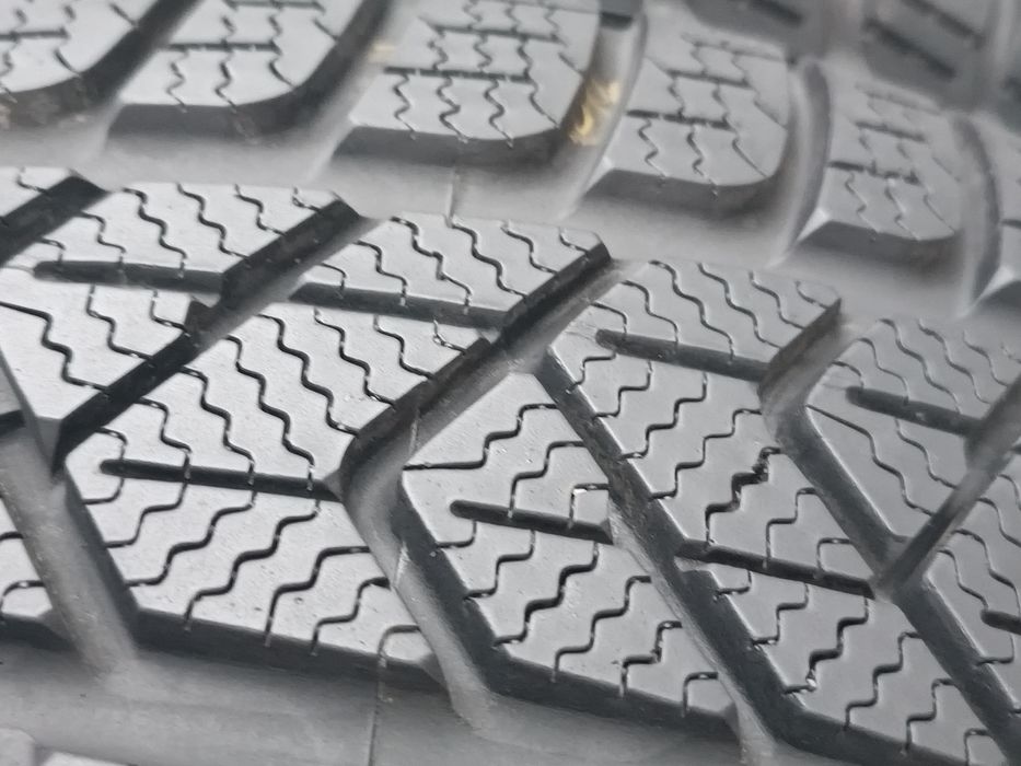 205/50/17 Pirelli