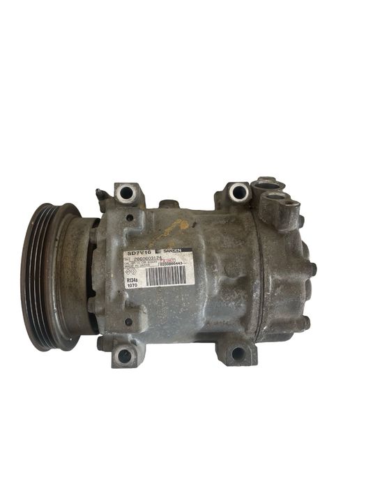 Compresor  AC DACIA LOGAN LS_ 2004 - > 1.6i 8200866443