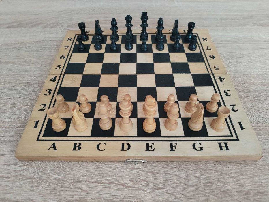 Шахматы деревянные
