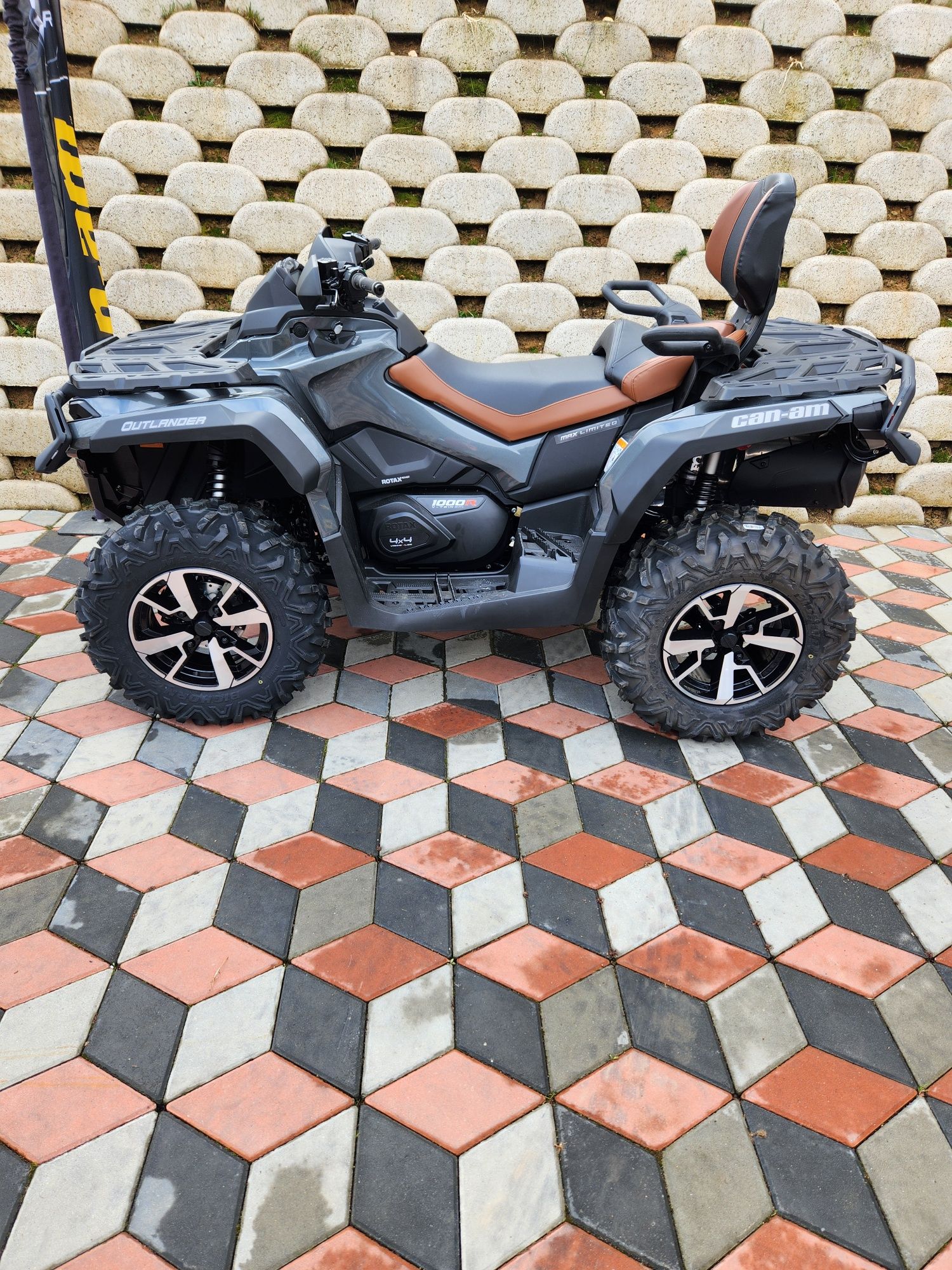 ATV Can-am Outlander MAX Limited 1000R 2024 inmatriculabil