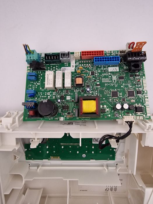 Placa Saunier Duval ThemaFast Condens F35 -A/1 cu boiler incorporat.