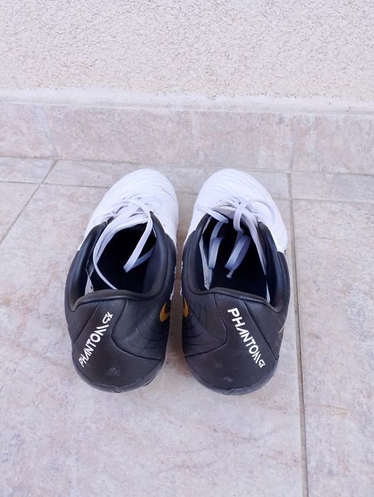 Ghete fotbal Nike Phantom, mărimea 40
