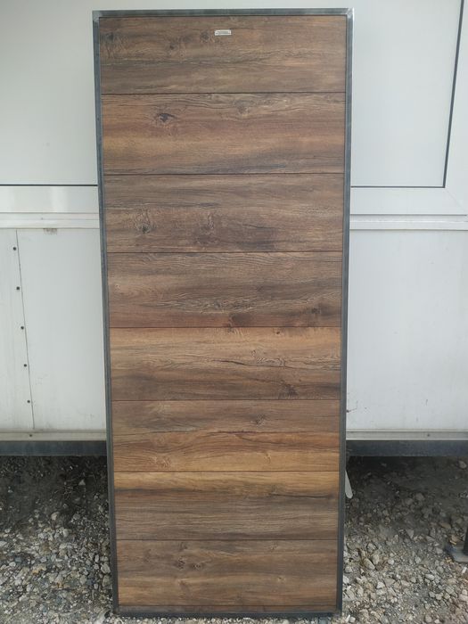 Врата / тънко висящо крило от дърво и метал