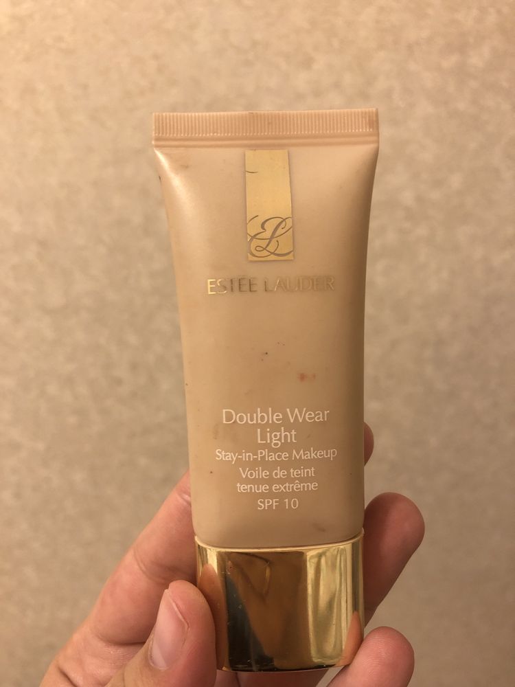 Тональное средство Este Lauder Dowble wear light