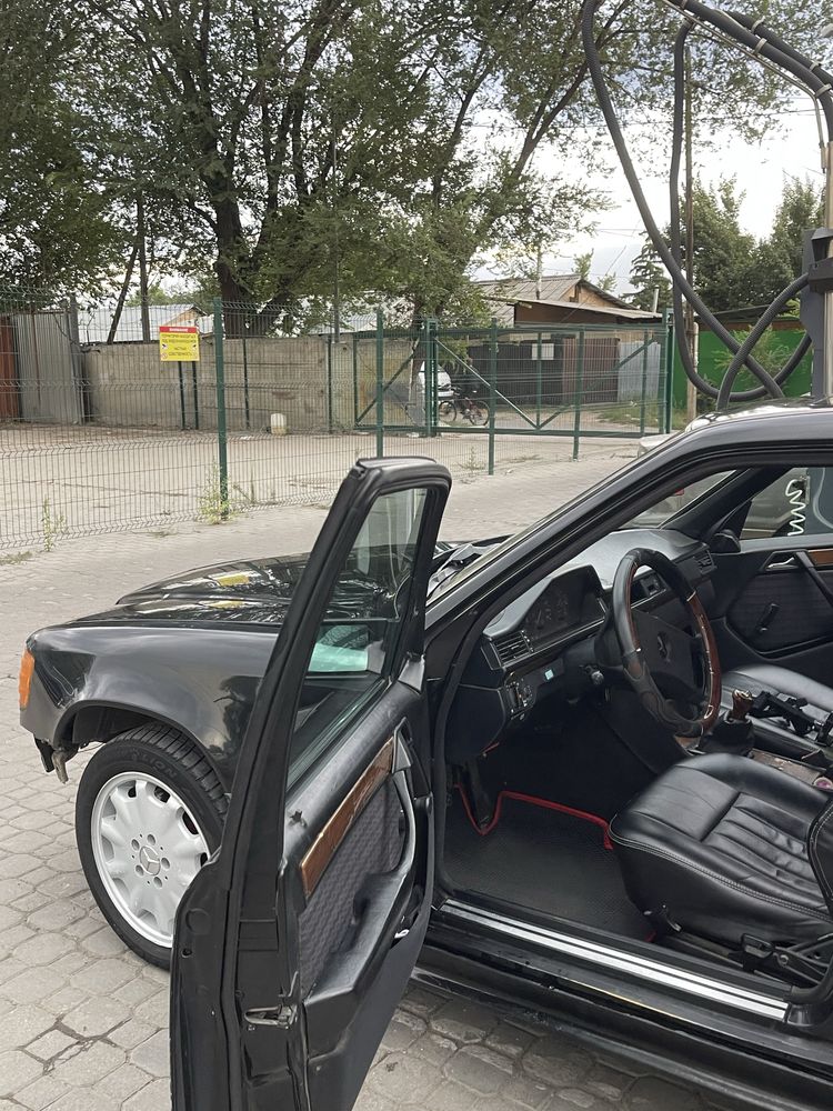 Mercedes Benz W124