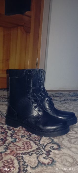 Берцовые сапоги Dr. Martens