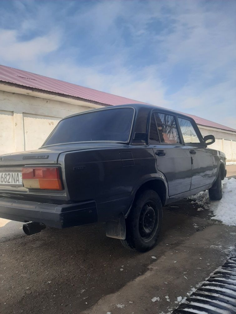 Vaz 2107 год  1985  метан газ