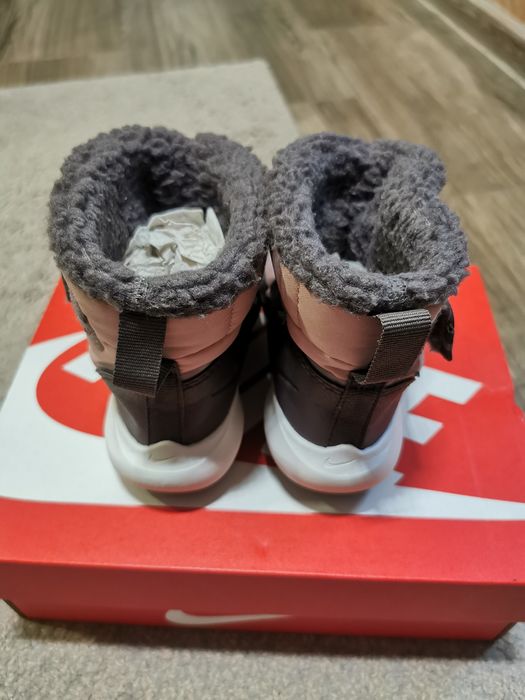 Продавам боти NIKE FLEX ADVANCE BOOT
Измерена стелка от ме