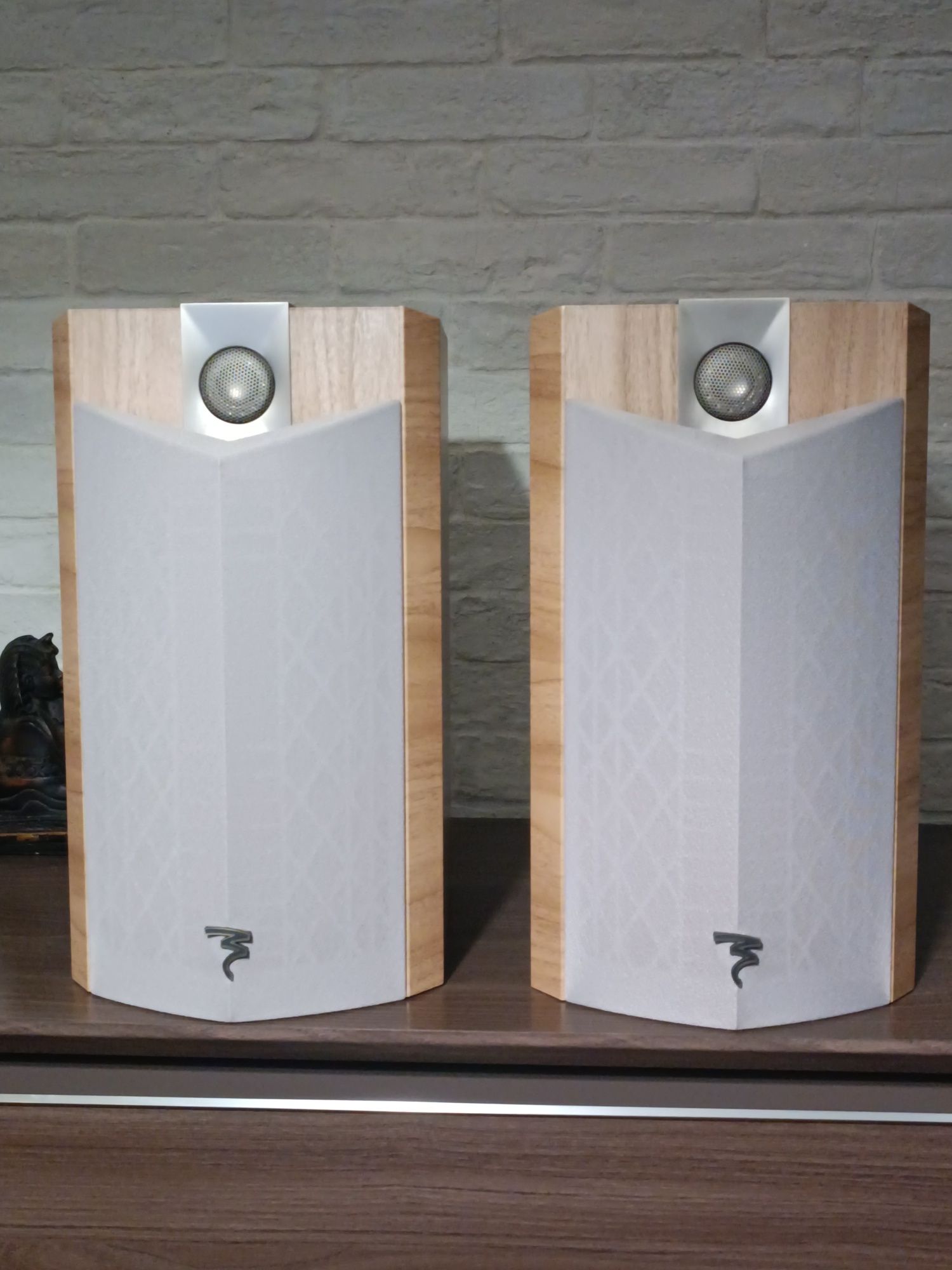 Focal Chorus 706V тонколони букшелф