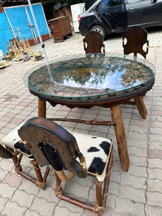 Столы со 4 стульями в охотничьем стиле антикварат