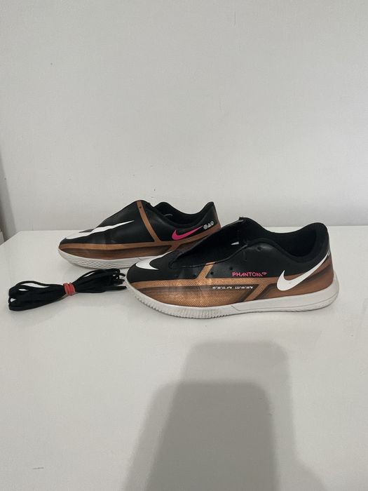 Ghete de fotbal Nike Phantom 6-7 ani