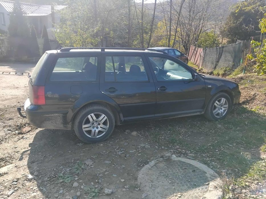 Golf 4 din 2000 luna a 11