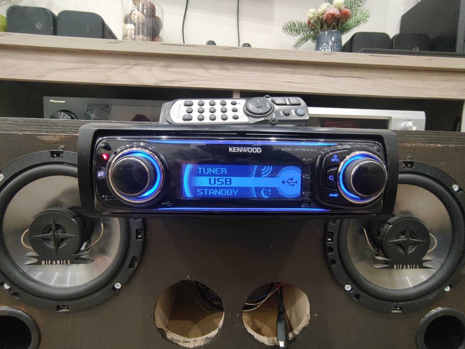 Висок клас KENWOOD KDC-W7544U USB / AuX / CD / MP3
