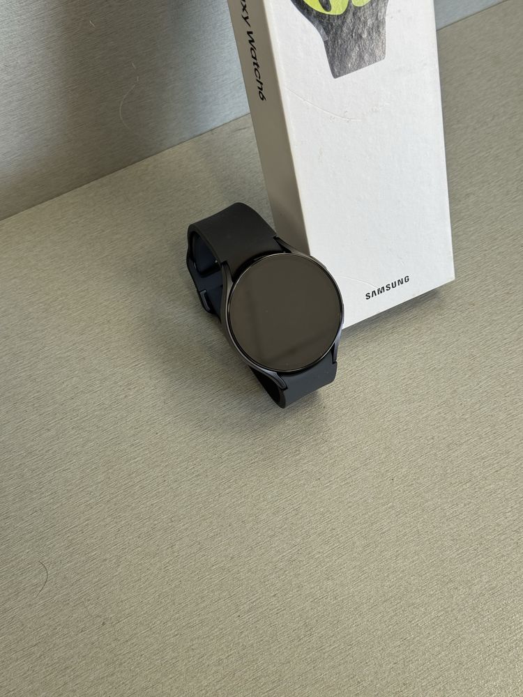 Продавам нов Samsung Watch 6 44mm