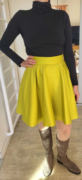 Fusta cloș, noua, cu etichetă, marimea 36, ORSAY (culoare-fistic)