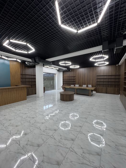 Тайёрe бизнес центр сотилади