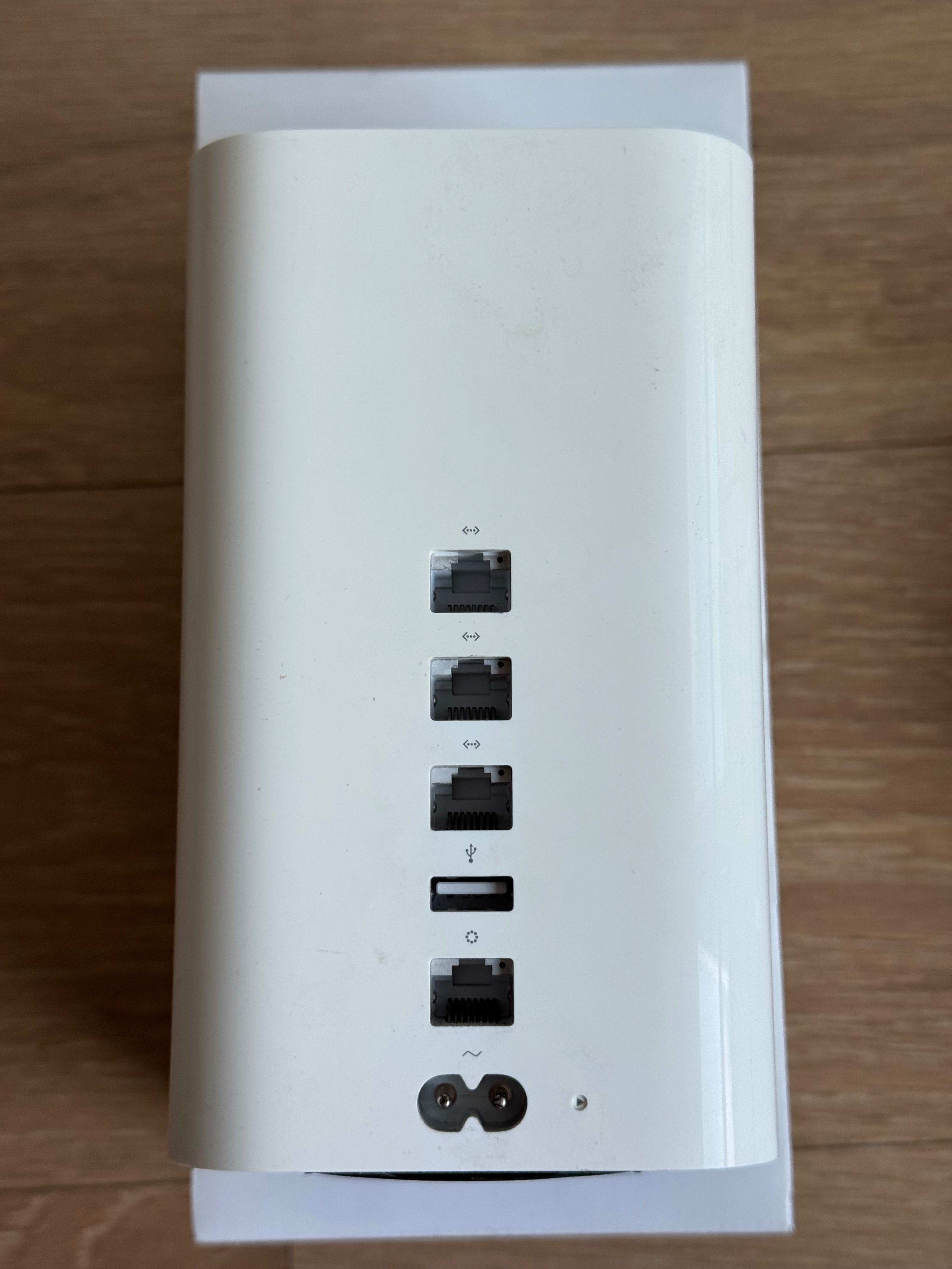 Гигабитов рутер Apple AirPort Time Capsule 5GHz A1470 b/g/n/ac