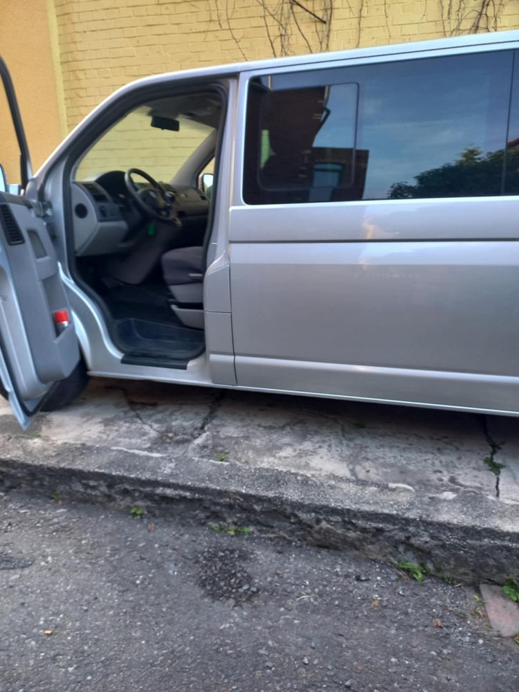 Volkswagen T5 Caravelle 2.5 TDI Long