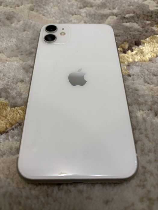 Iphone 11 alb de 64Gb