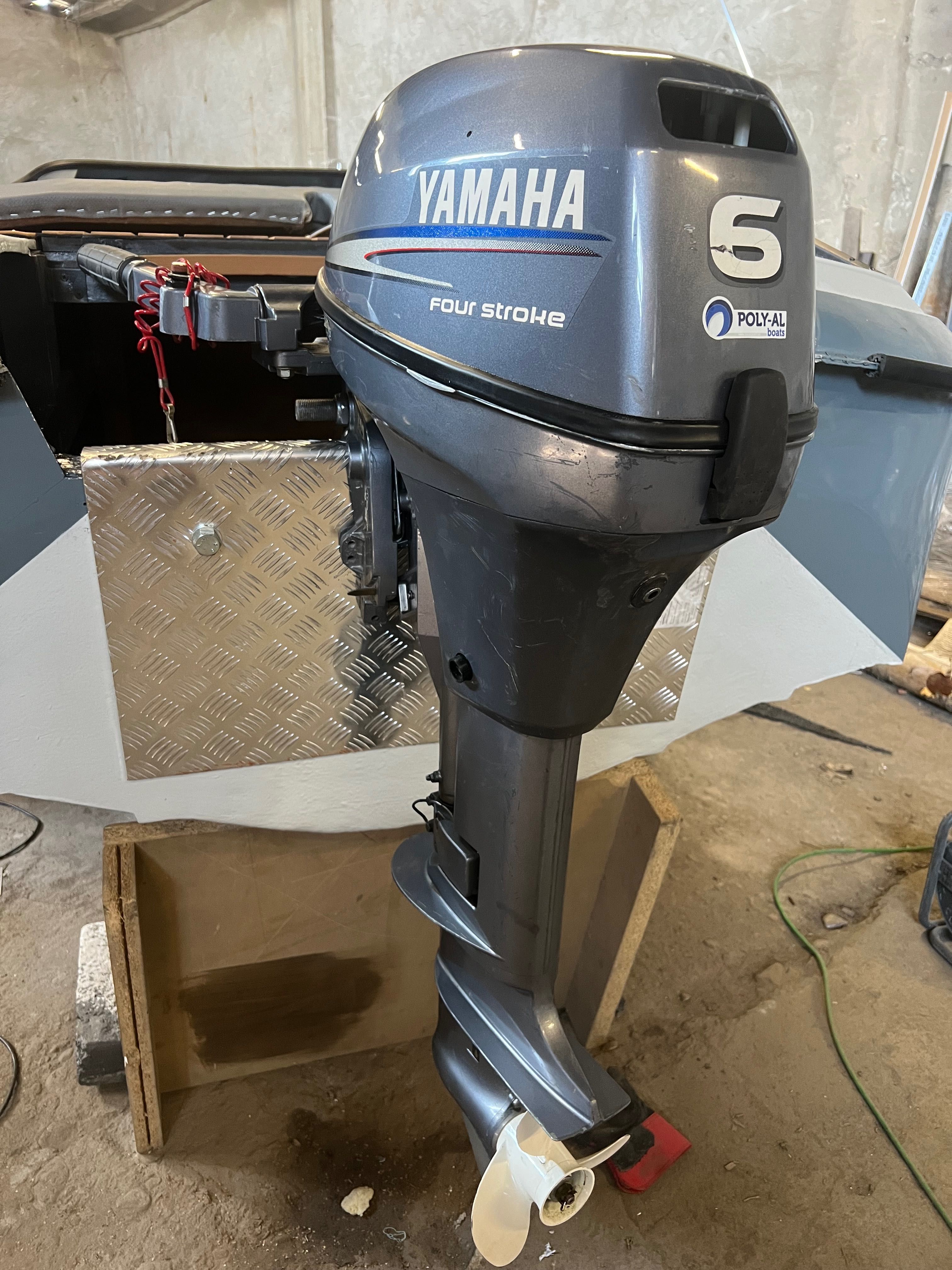 Yamaha 8/9.9HP 4тактов извънбордов двигател!